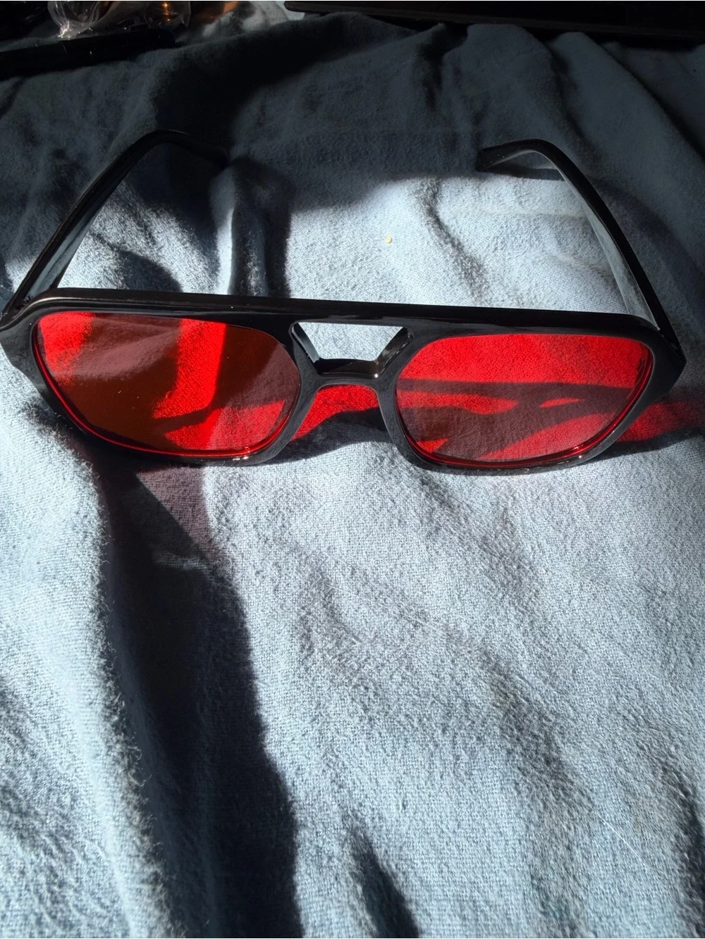 Men's Black Frame Sunglasses with Red Lenses NEW in case